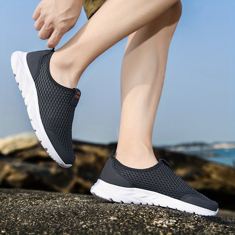 mens casual breathable lightweight mesh slip on walking shoes casual outdoor anti skid sneakers driving shoes details 2